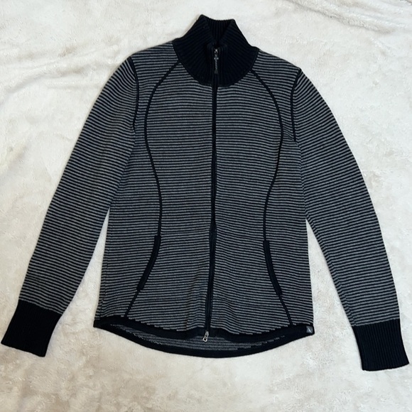 Eddie Bauer Black & Gray Striped Full Zip Mock Neck Knit Sweater - Size Medium - Picture 5 of 15